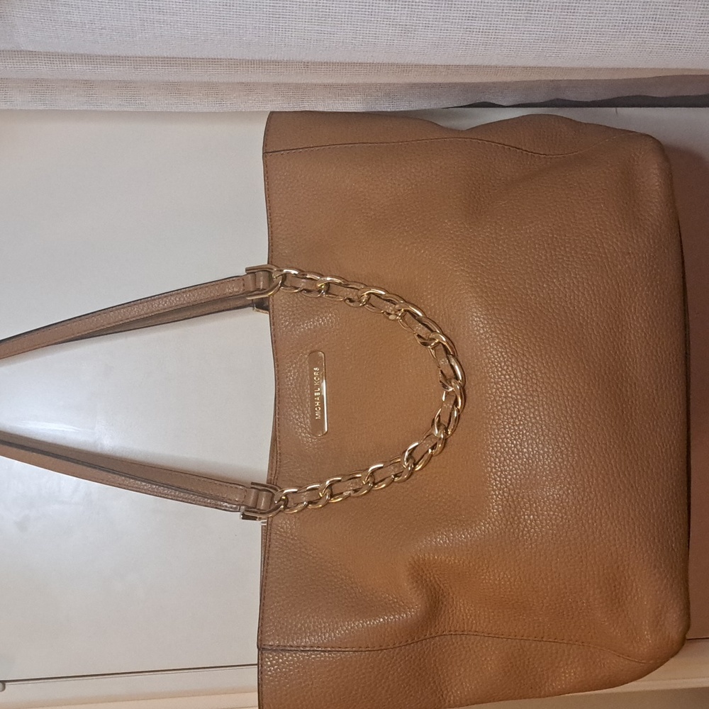Michael Kors Tan Leather Shoulder and Satchel Like New Excellent Conditio